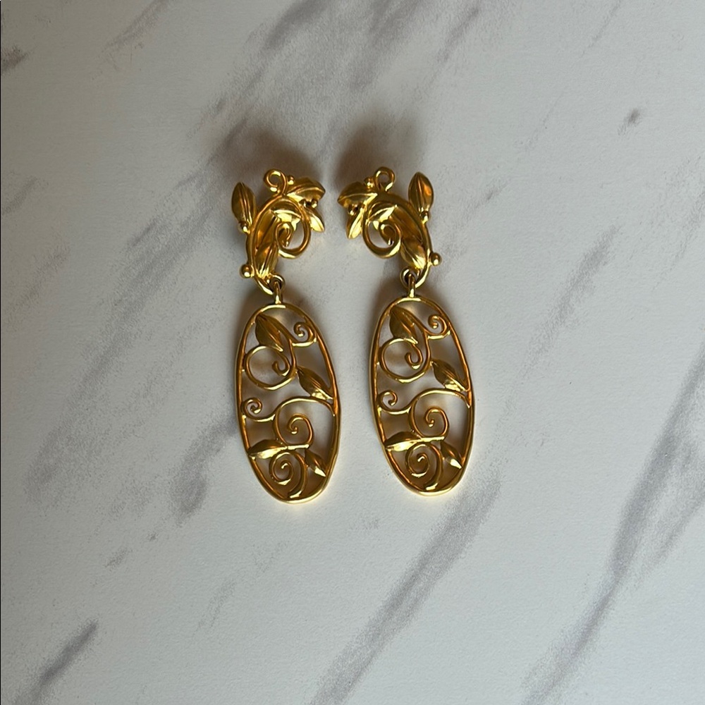 Karl Lagerfeld vintage Elegant Gold Filigree Earrings